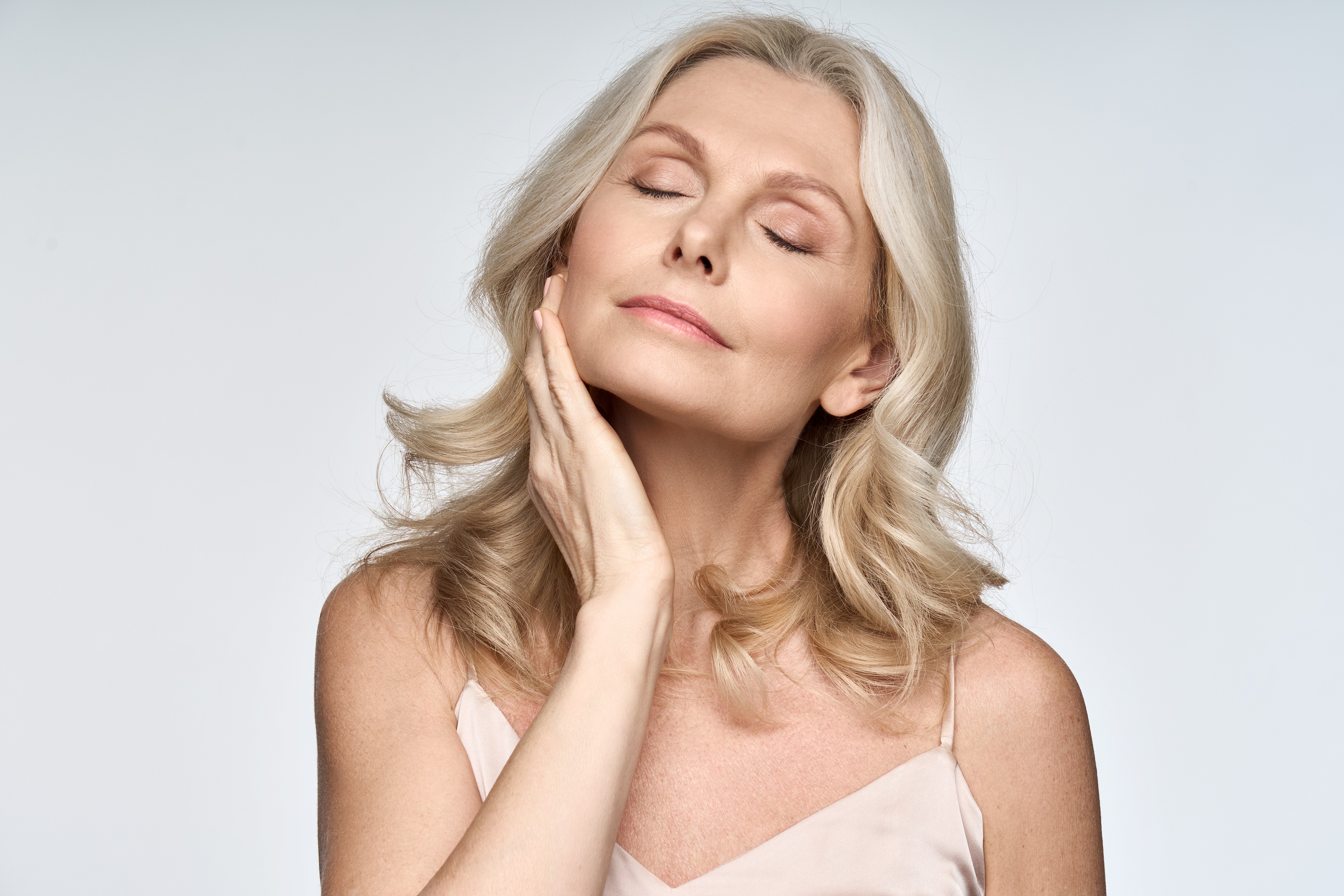 Menopausia y piel: ¿cómo afecta y qué puedes hacer para cuidarla?